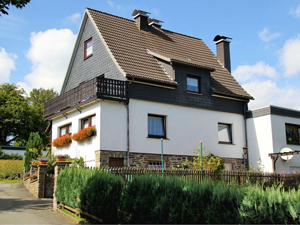 Apartment In Langewiese Sauerland With Garden Winterberg Exteriör bild